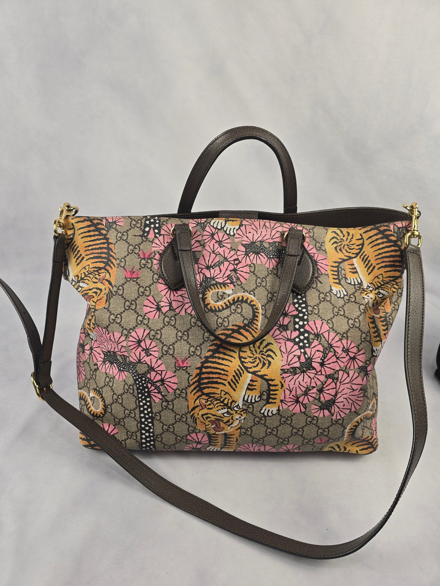Gucci Soft GG Supreme Bengal Tote in Beige/Pink