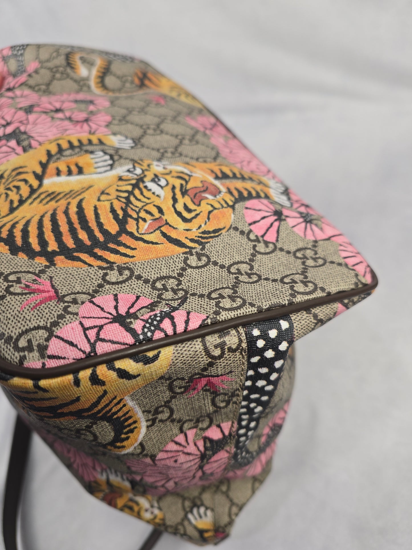 Gucci Soft GG Supreme Bengal Tote in Beige/Pink