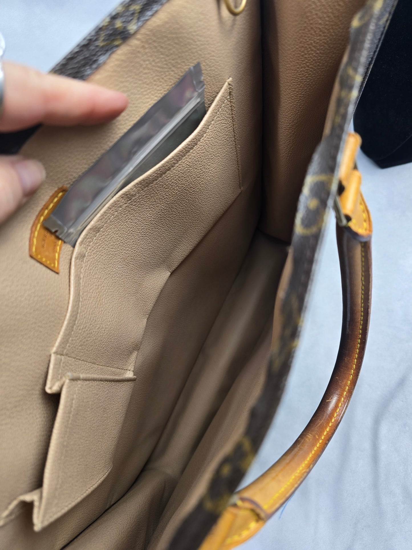 Louis Vuitton Monogram Sac Plat