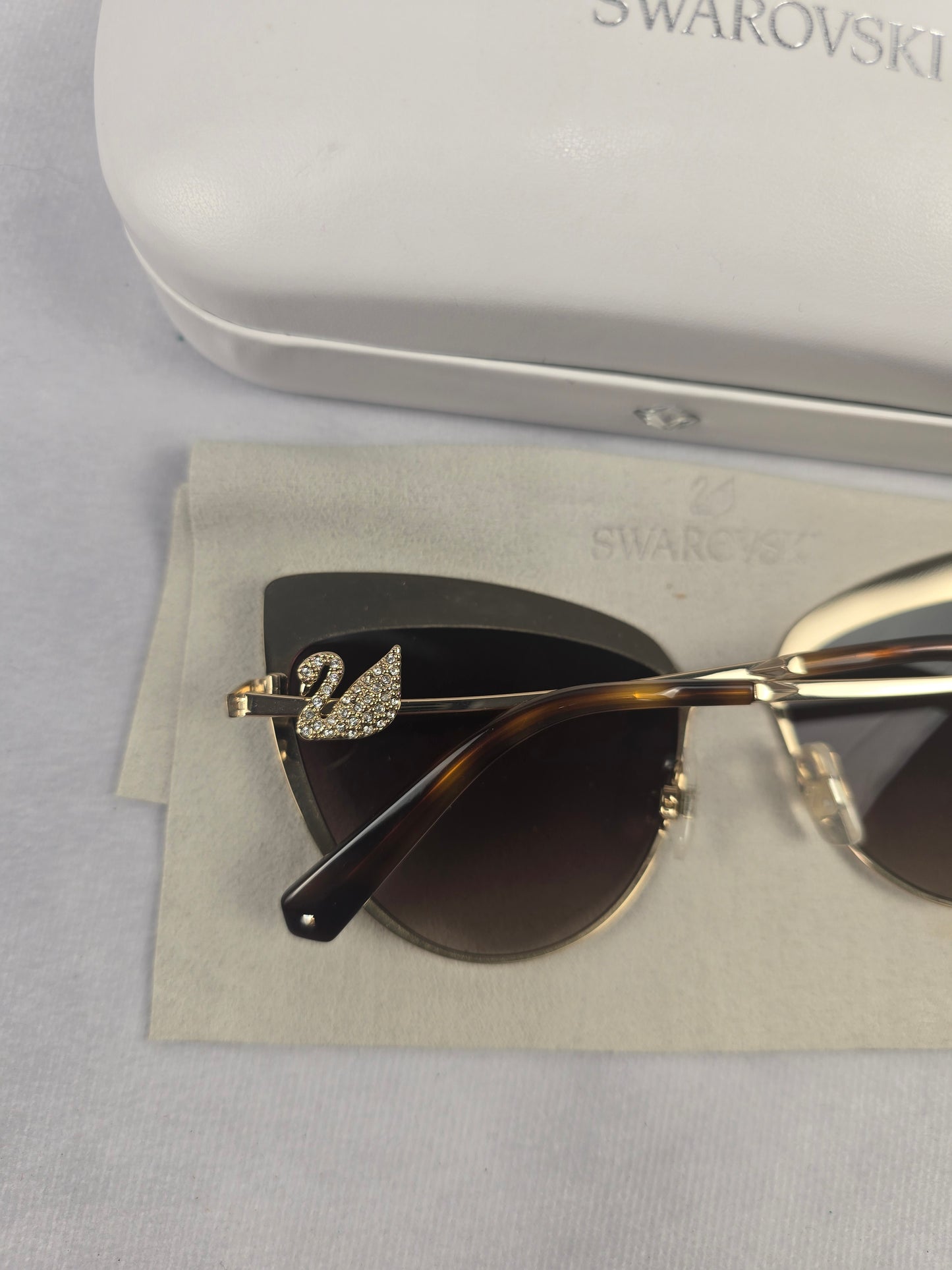 Swarovski (SK220) Cat-eye Sunglasses