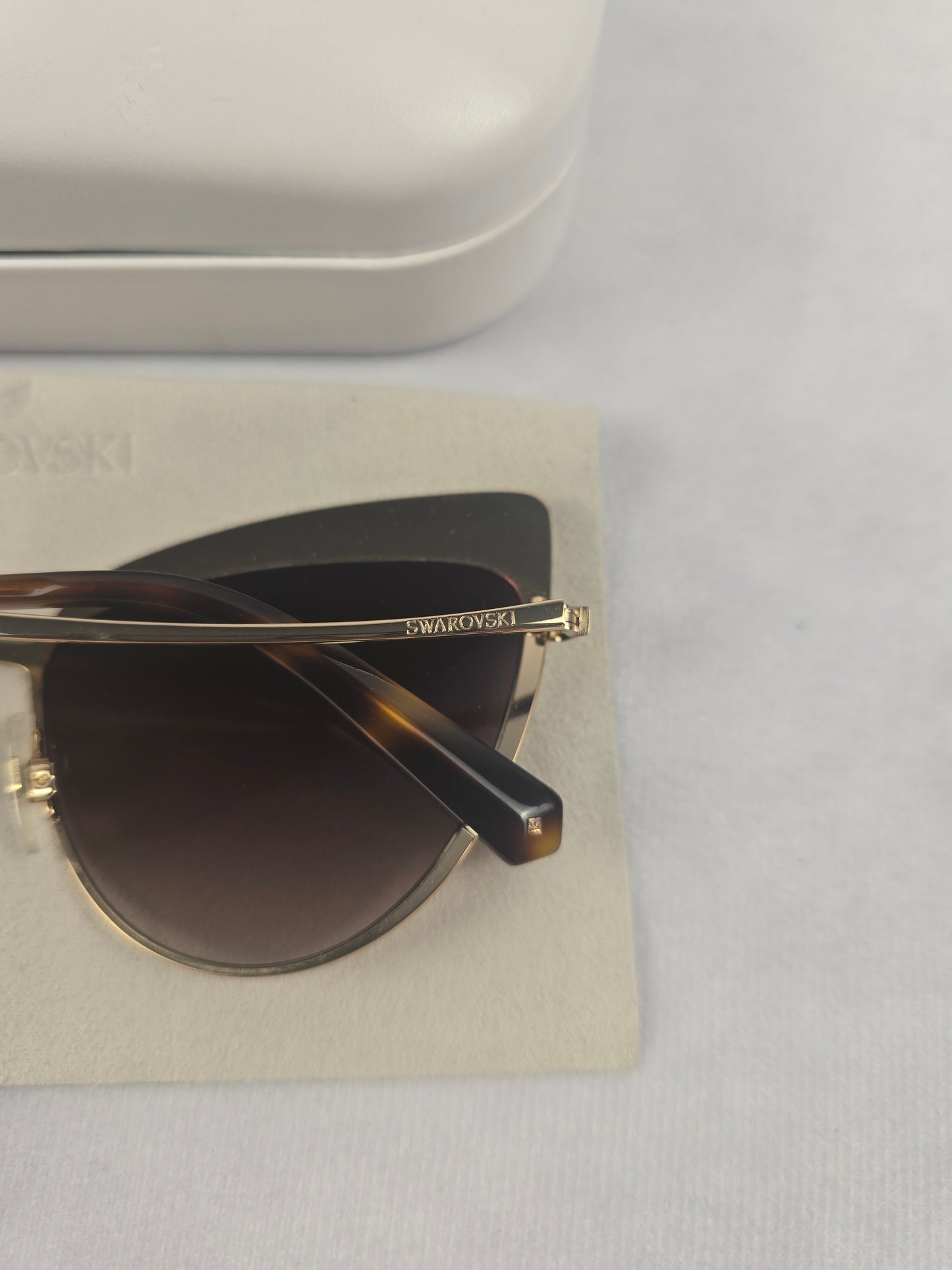 Swarovski (SK220) Cat-eye Sunglasses