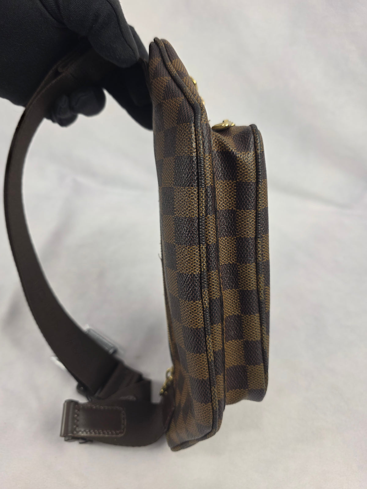 Louis Vuitton Damier Ebene Melville Bumbag, VI0077