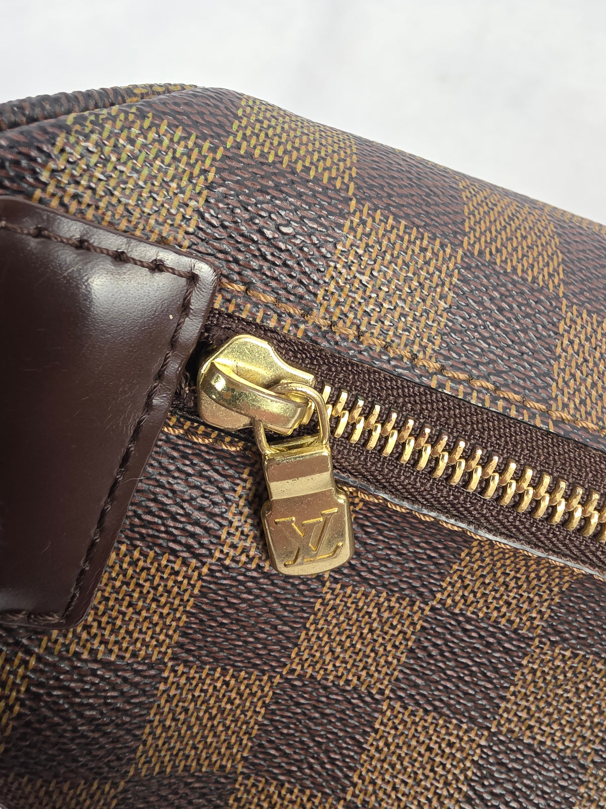 Louis Vuitton Damier Ebene Melville Bumbag, VI0077