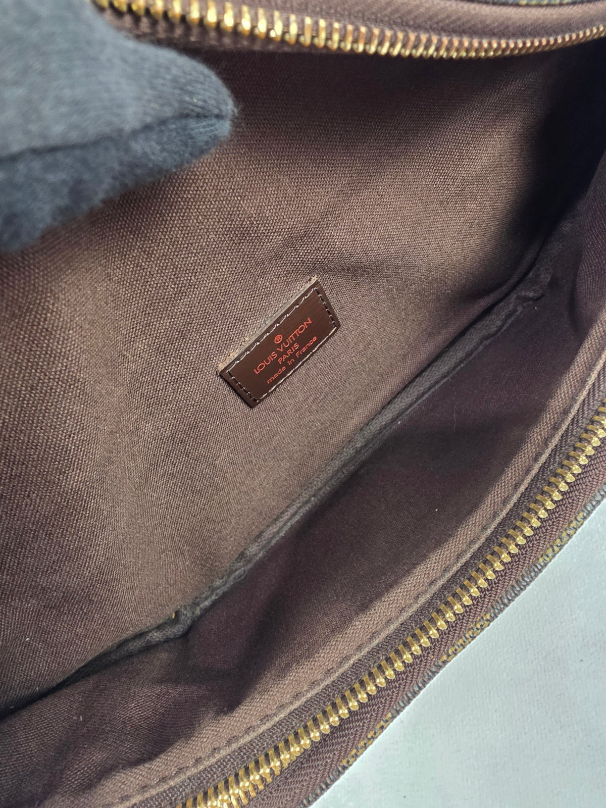 Louis Vuitton Damier Ebene Melville Bumbag, VI0077