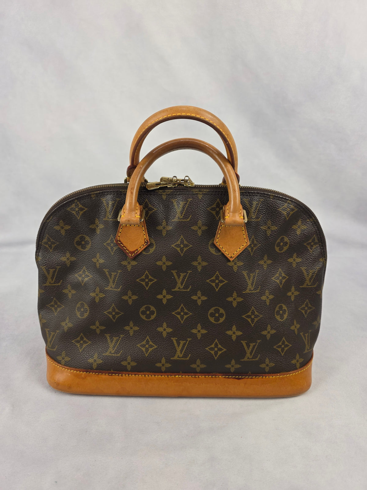 Louis Vuitton Monogram Alma PM Handbag, VI0934