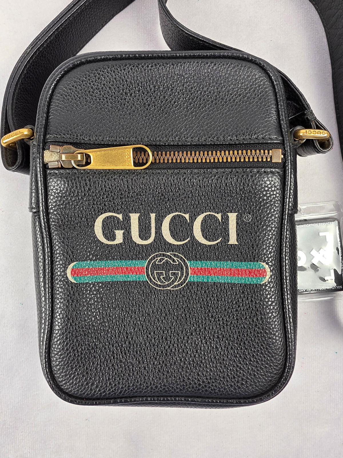 Gucci Logo Print Grained Black Leather Messenger Bag