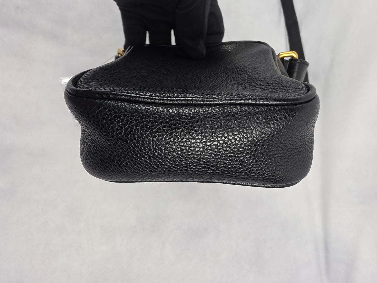 Gucci Logo Print Grained Black Leather Messenger Bag