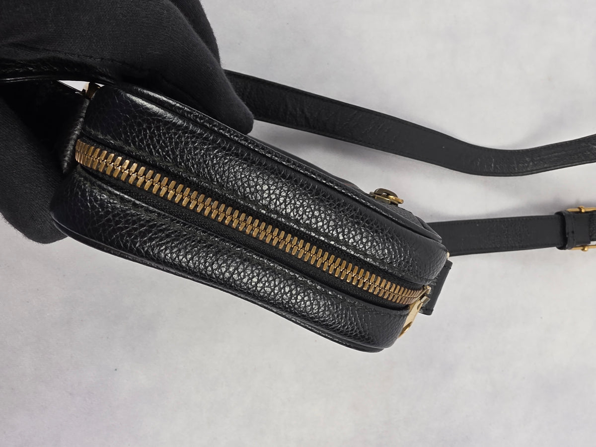 Gucci Logo Print Grained Black Leather Messenger Bag