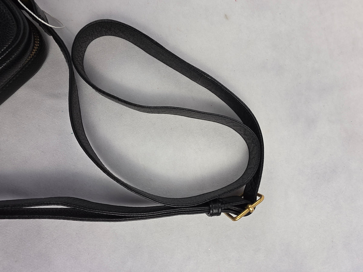 Gucci Logo Print Grained Black Leather Messenger Bag