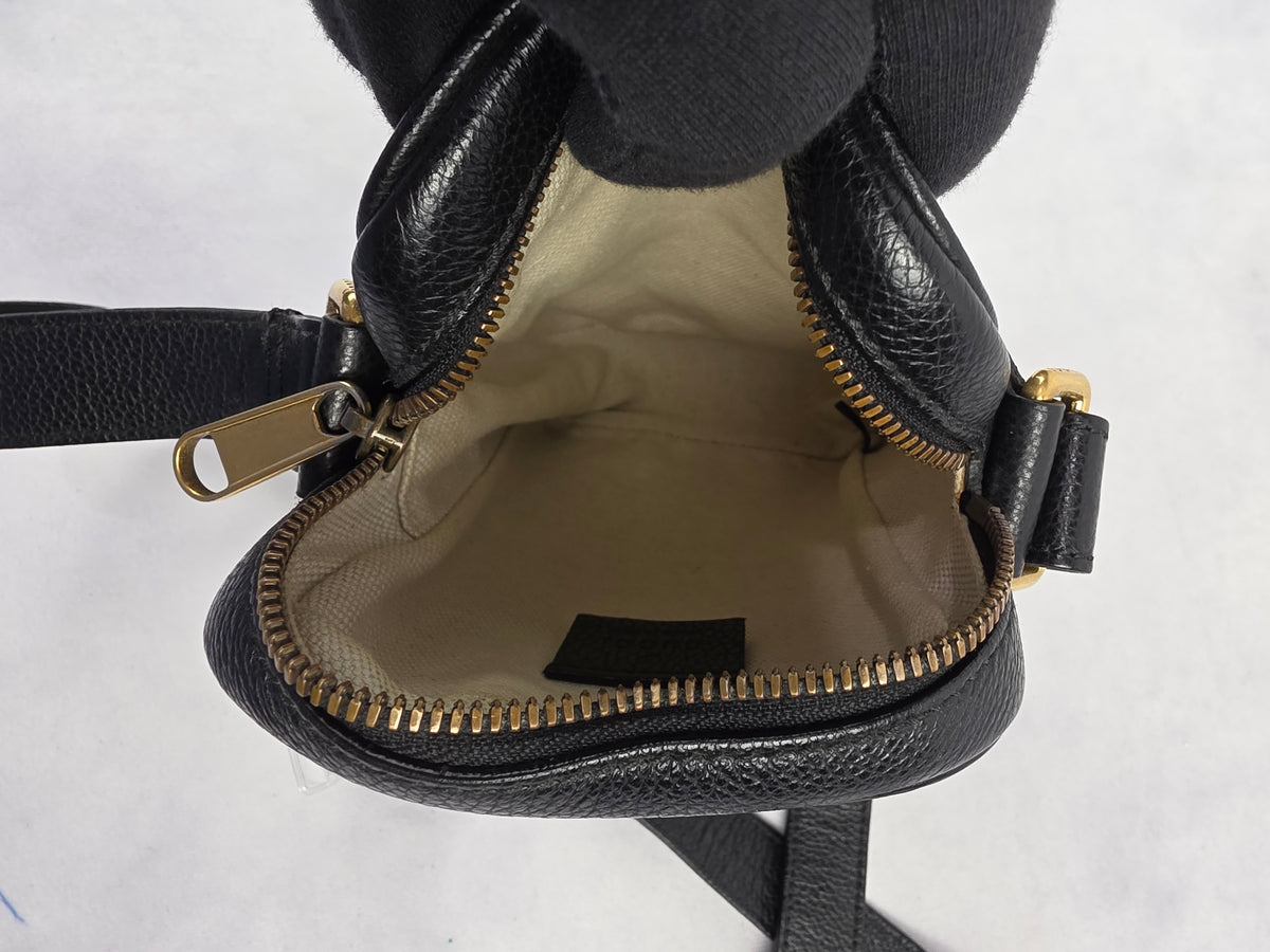 Gucci Logo Print Grained Black Leather Messenger Bag