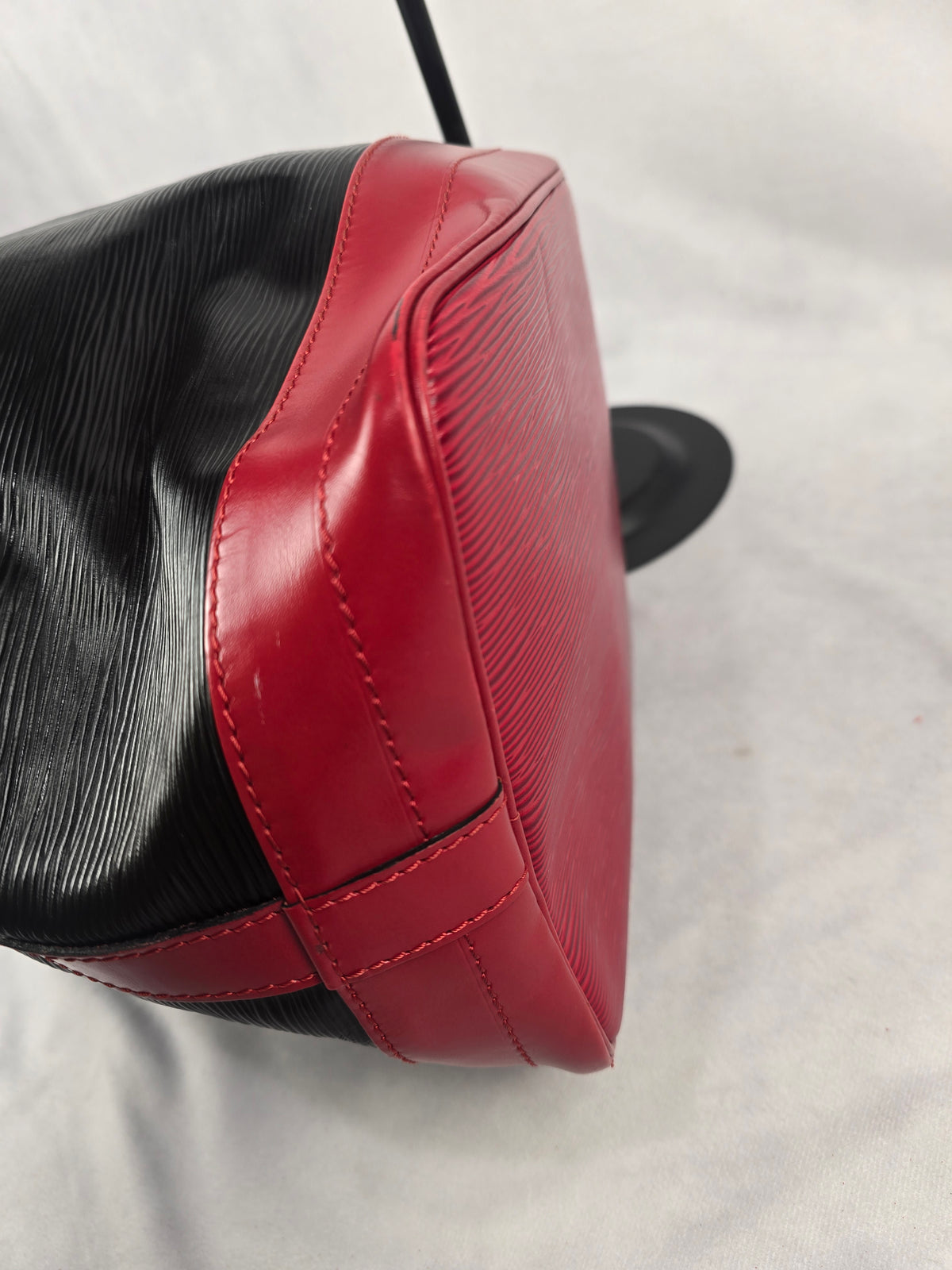 Louis Vuitton Bi-Color Epi Leather Noe GM Bucket Bag in Black with Red Trim