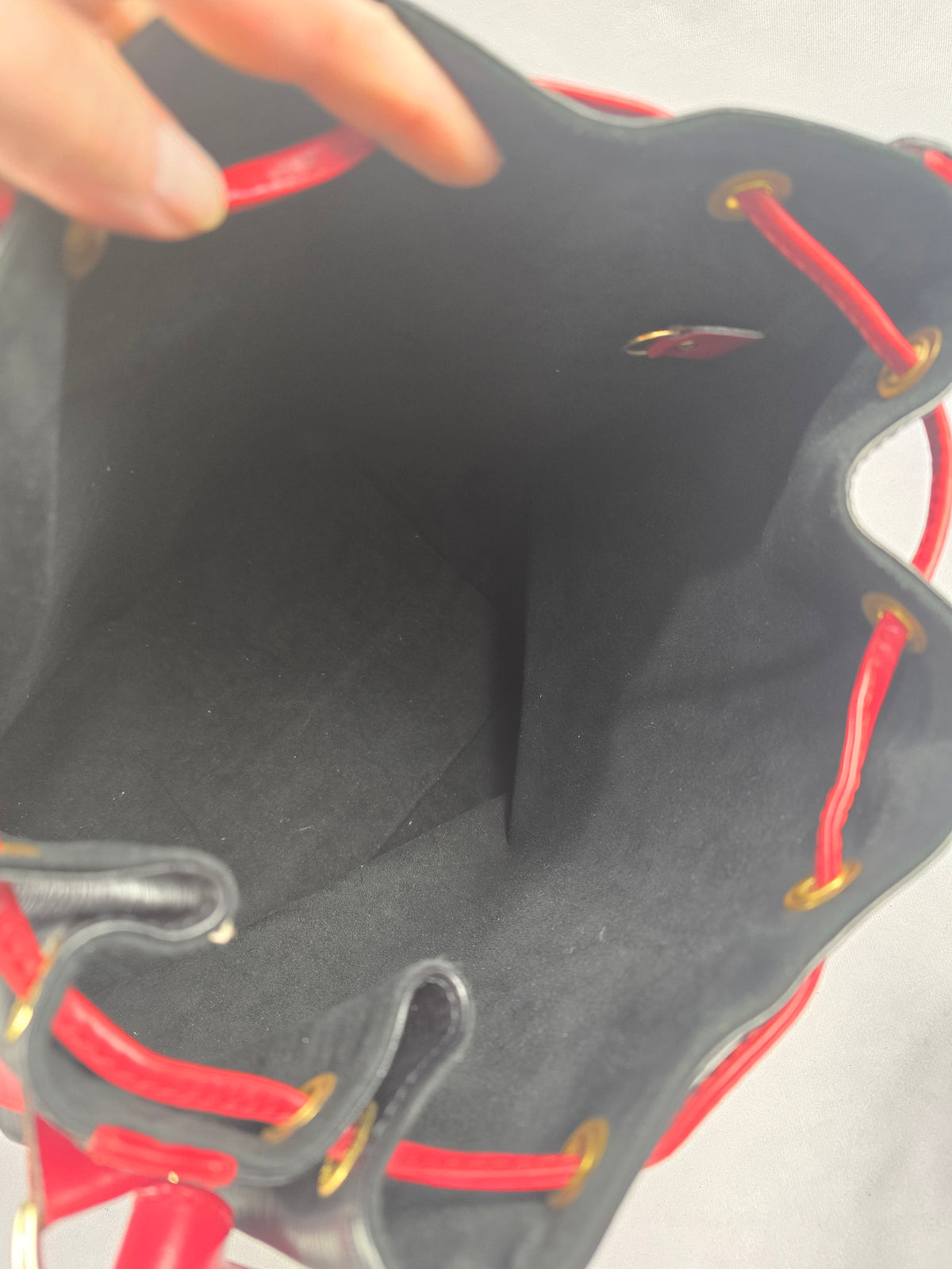 Louis Vuitton Bi-Color Epi Leather Noe GM Bucket Bag in Black with Red Trim
