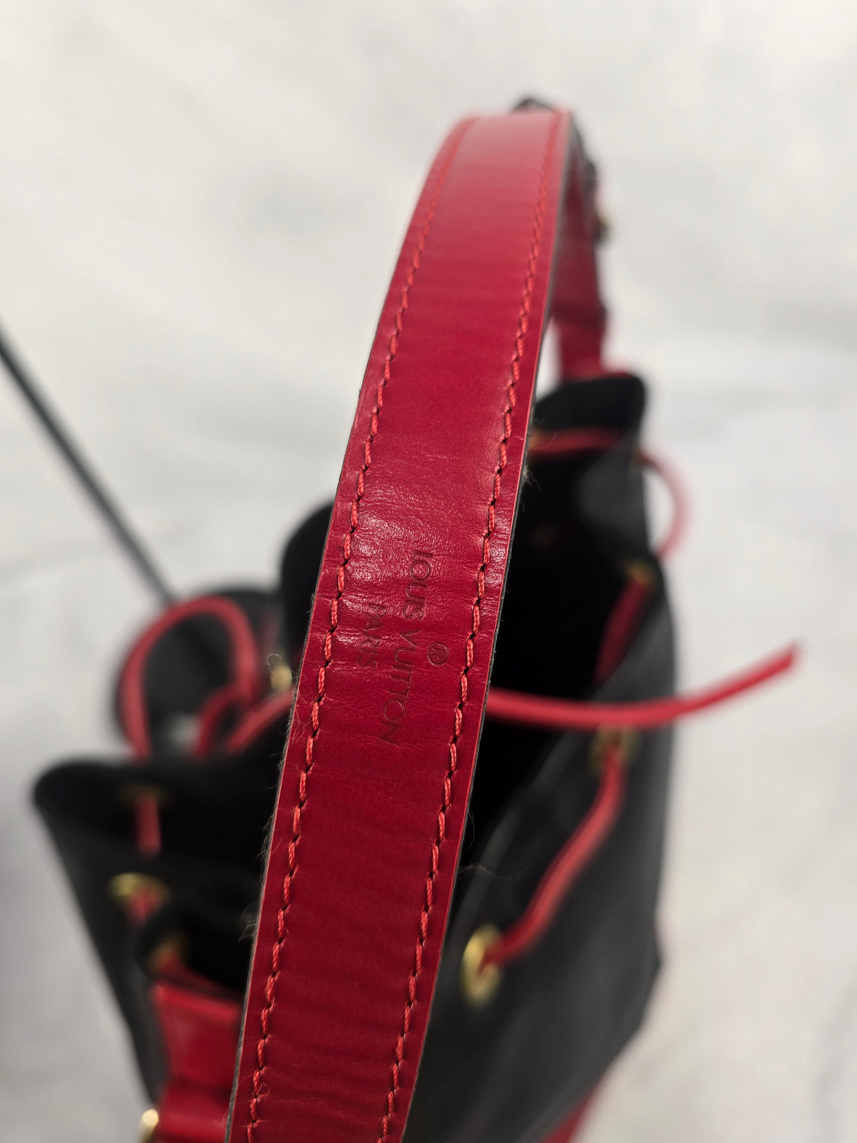 Louis Vuitton Bi-Color Epi Leather Noe GM Bucket Bag in Black with Red Trim