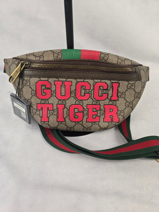 Gucci Tiger GG Supreme Belt Bag