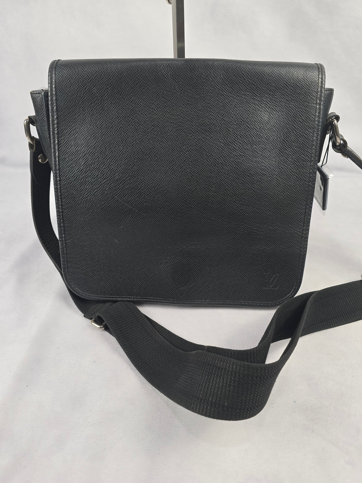 Louis Vuitton Black Taiga Leather Messenger Bag