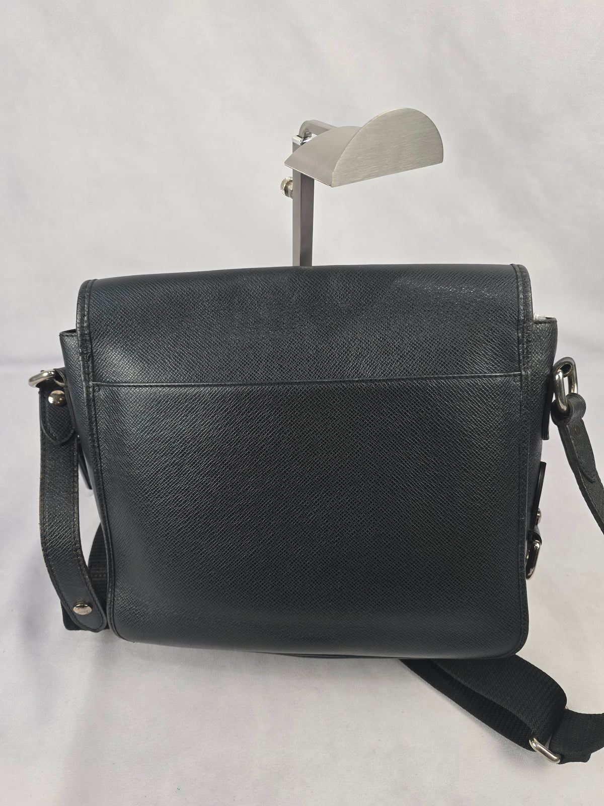Louis Vuitton Black Taiga Leather Messenger Bag