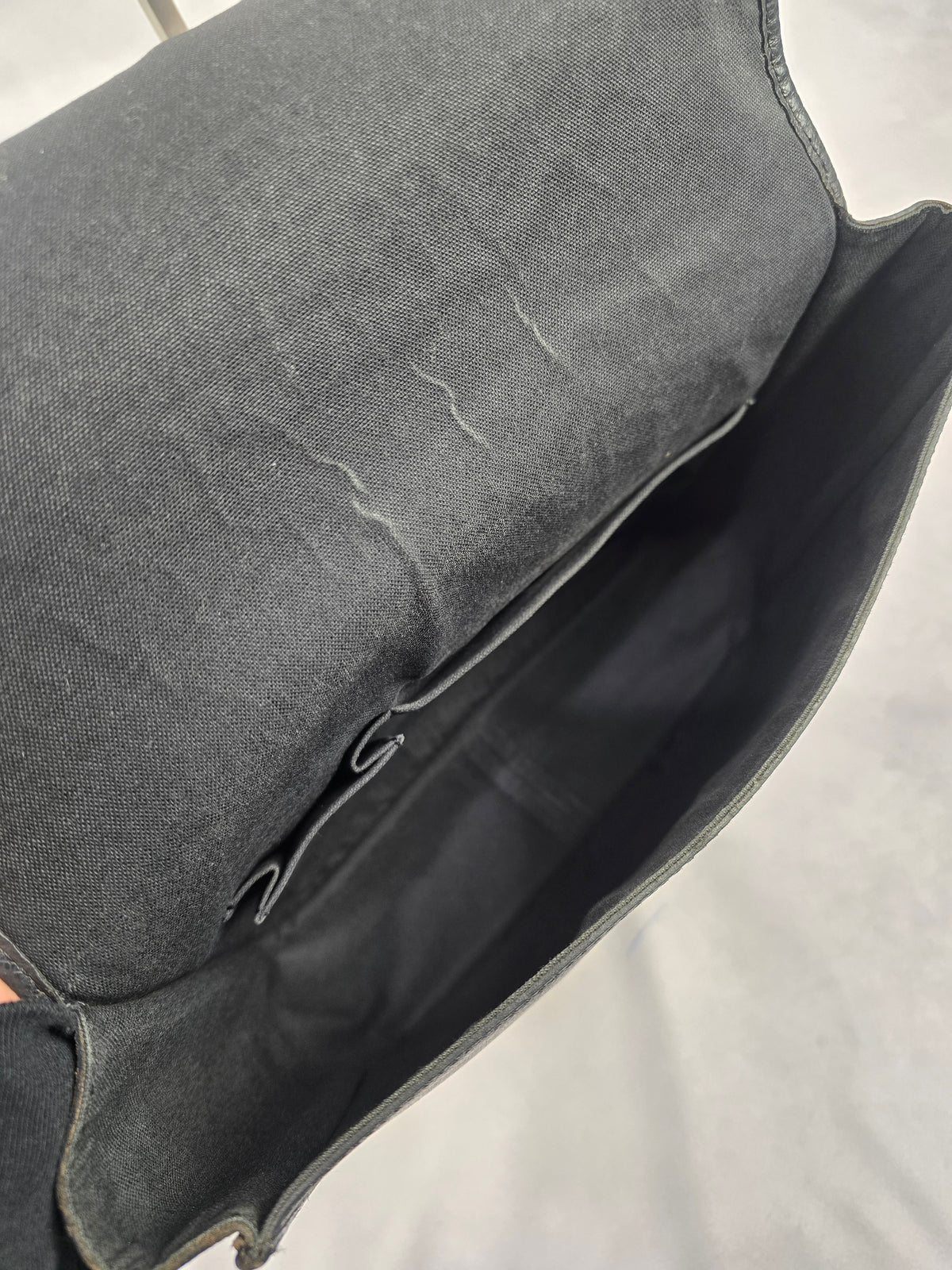 Louis Vuitton Black Taiga Leather Messenger Bag