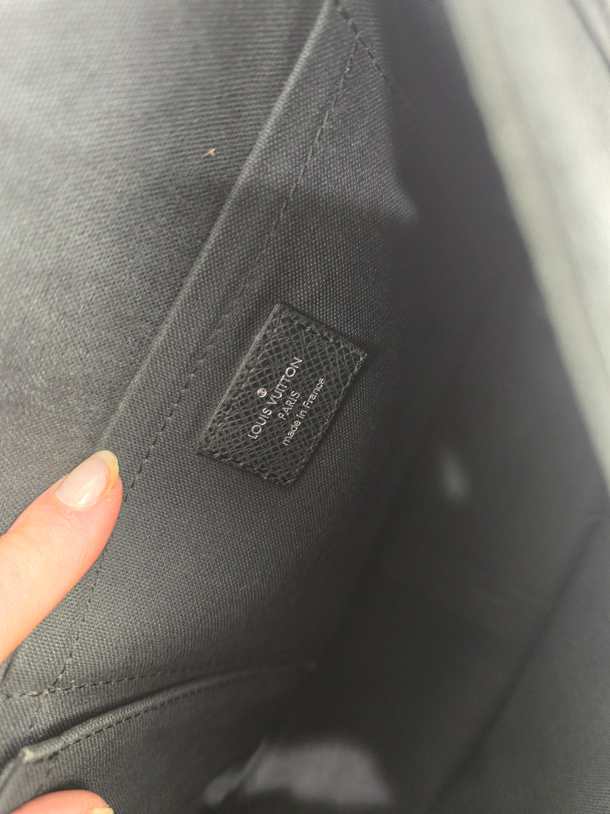 Louis Vuitton Black Taiga Leather Messenger Bag